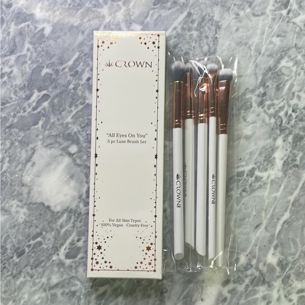 New Crown Brush Set